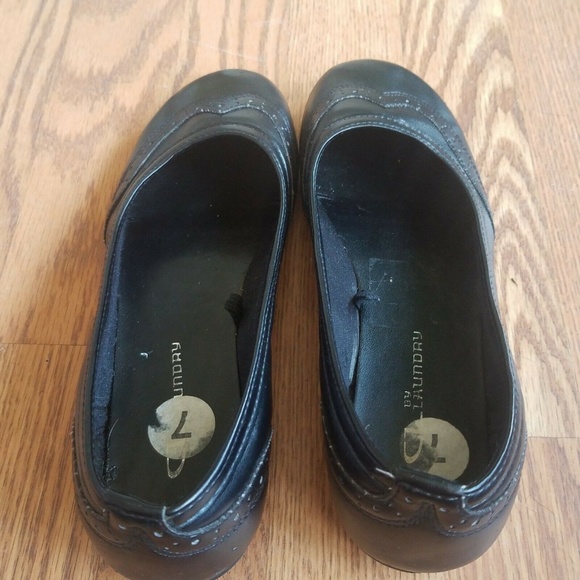 cl laundry shoes flats